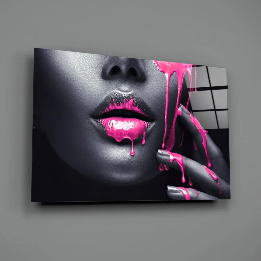 Peinture sur verre de femme peinte en rose