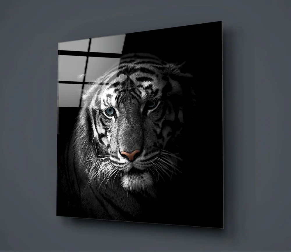 Tigre dans une peinture sur verre noir