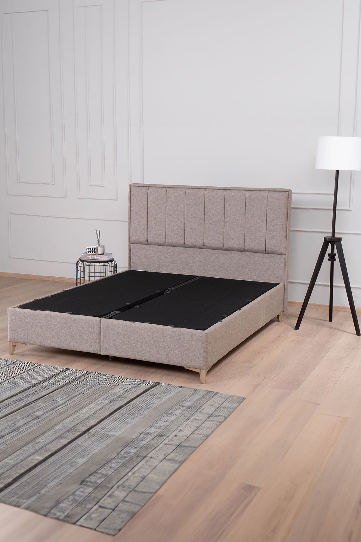 Thérapie à l'or Titre (Base et matelas non inclus)