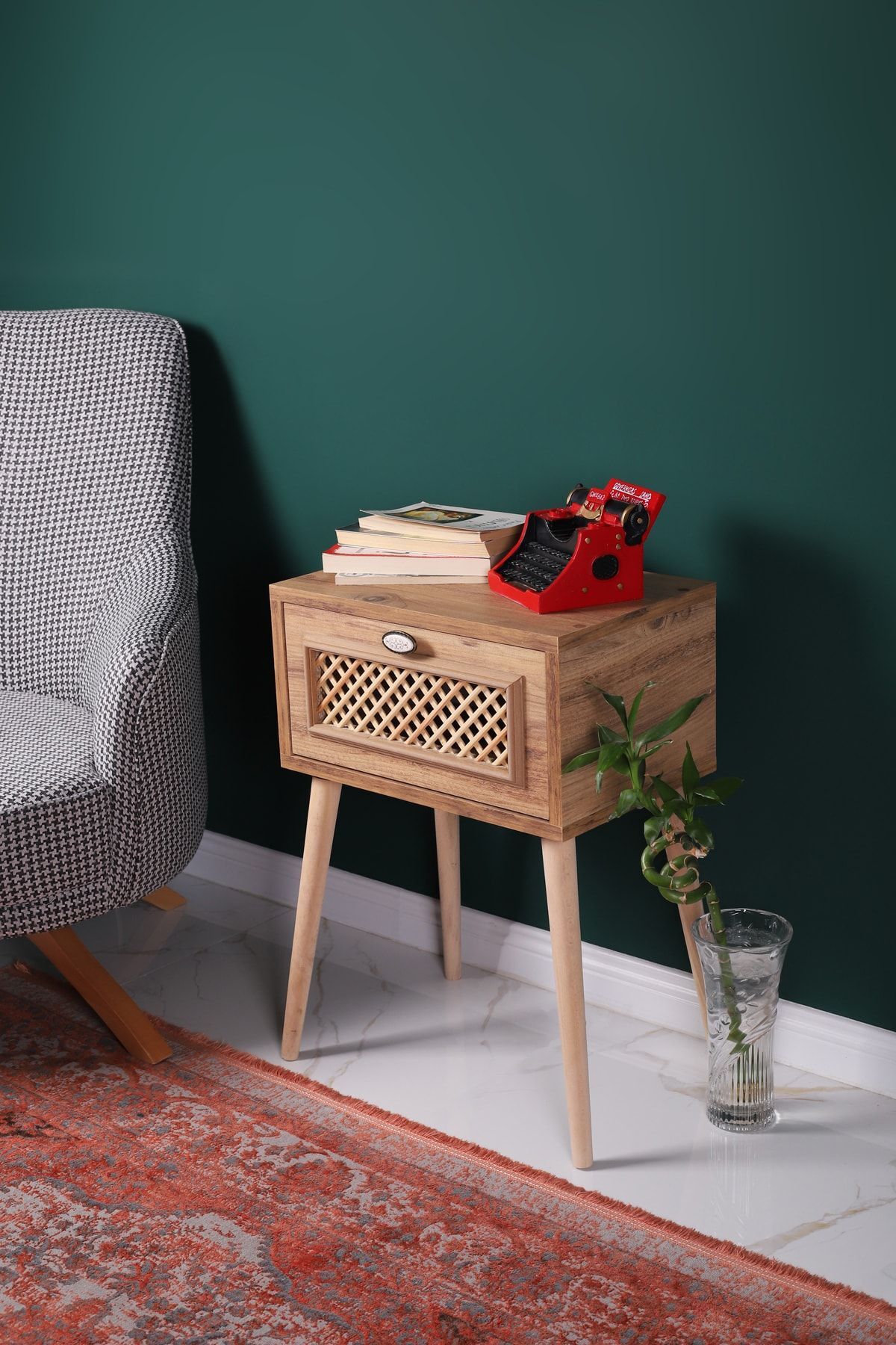 Table de chevet avec porte, cadre en pin